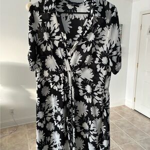 Nicole Miller Monochrome Floral Dress size 14